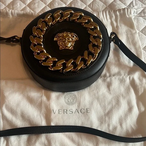 ✨Versace Black and Gold Shoulder Bag✨ - Picture 1 of 12